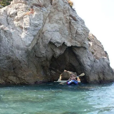 H Grotte 리조트 *